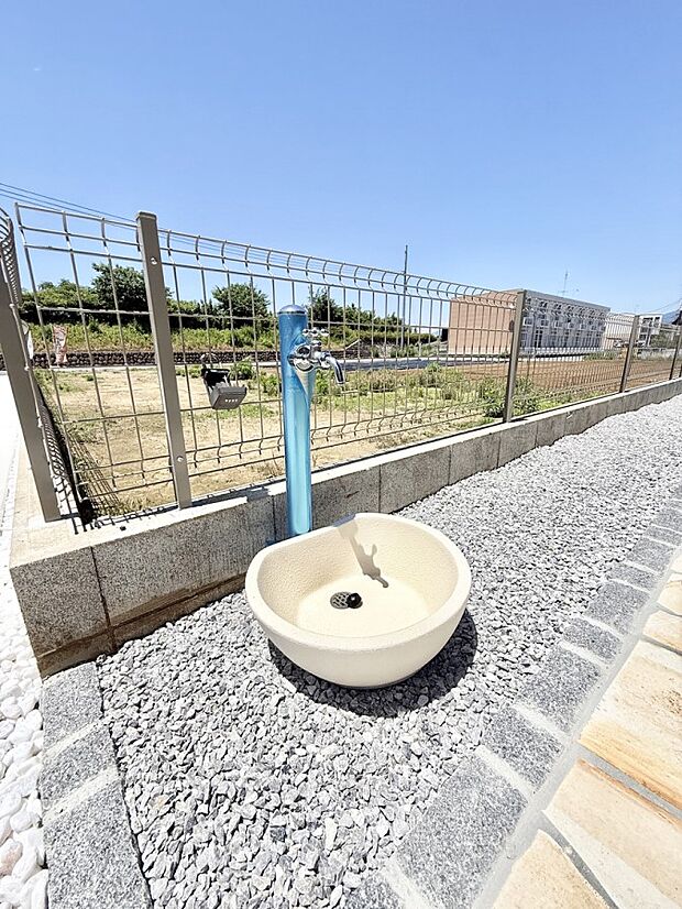 2号棟 ■ガーデニングや洗車などの際に大活躍な屋外立水栓