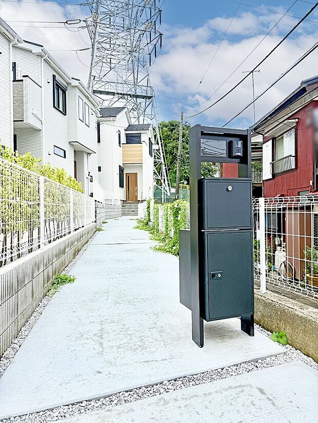 4号棟 ■ シンプルで美しく、住まいの第一印象を彩る玄関です