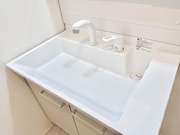 ■手洗いや顔を洗う時も快適に使える便利なシャワー