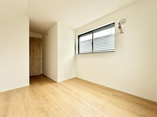 1号棟 ■落ち着いた色合いのお部屋で穏やかな時間を楽しめます
