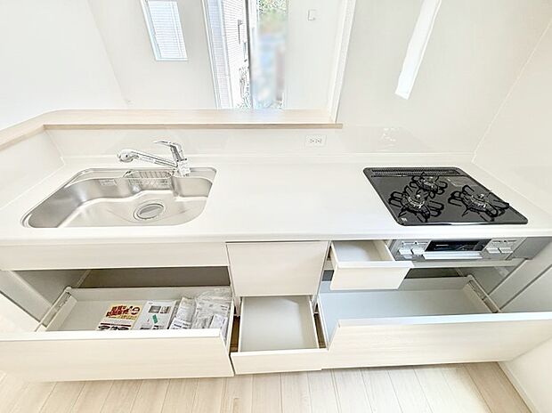 2号棟 ■家族の絆を深める、温もりのあるキッチン