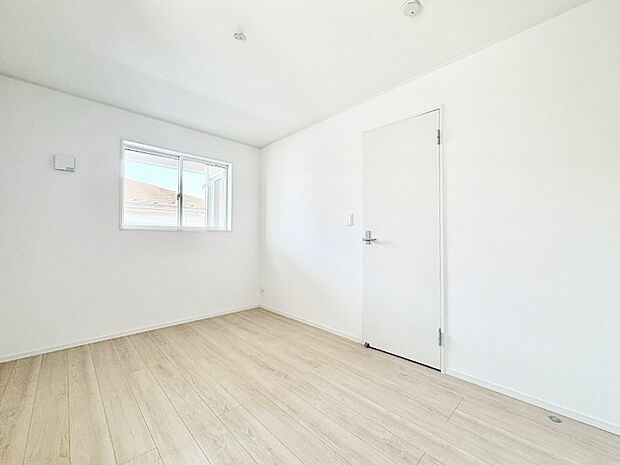 2号棟 ■落ち着いた色合いのお部屋で穏やかな時間を楽しめます