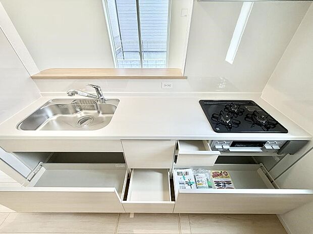 1号棟  ■シンプルで機能的、毎日使いやすいキッチン
