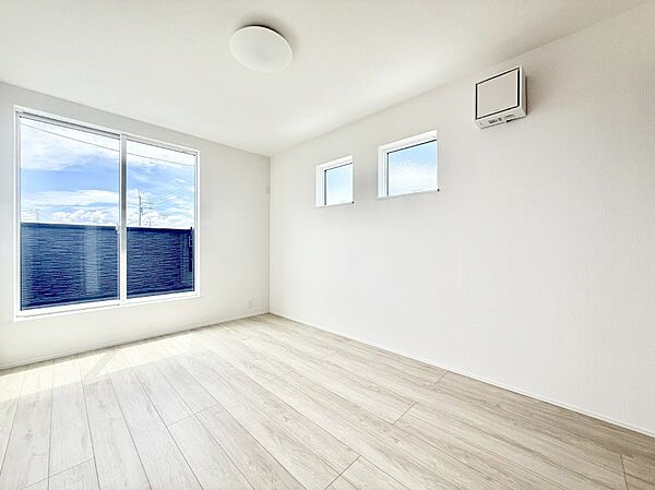 5号棟  ■落ち着いた色合いのお部屋で穏やかな時間を楽しめます