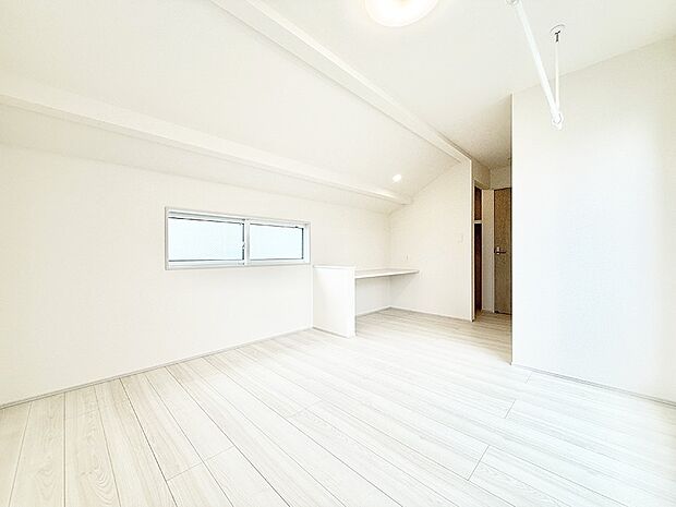 1号棟 ■落ち着いた色合いのお部屋で穏やかな時間を楽しめます