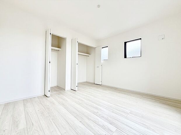 1号棟 ■落ち着いた色合いのお部屋で穏やかな時間を楽しめます