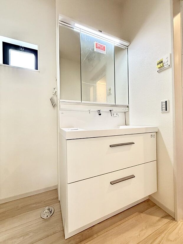 2号棟 ■朝の準備がスムーズにできる広さです
