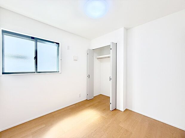 1号棟 ■落ち着いた色合いのお部屋で穏やかな時間を楽しめます