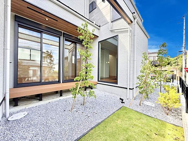 1号棟 ■暮らしに潤いを与える、緑が取り入れられた住まいです
