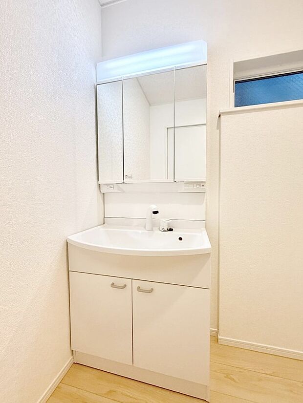 1号棟 ■朝の準備がスムーズにできる広さです