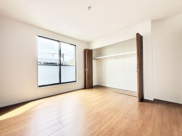 3号棟 ■落ち着いた色合いのお部屋で穏やかな時間を楽しめます