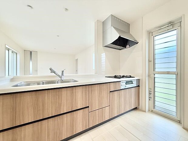 2号棟  ■家族の絆を深める、温もりのあるキッチン