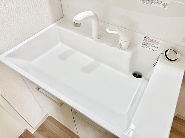 ■手洗いや顔を洗う時も快適に使える便利なシャワー