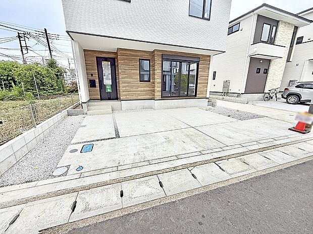 1号棟 ■快適な駐車スペースで安心