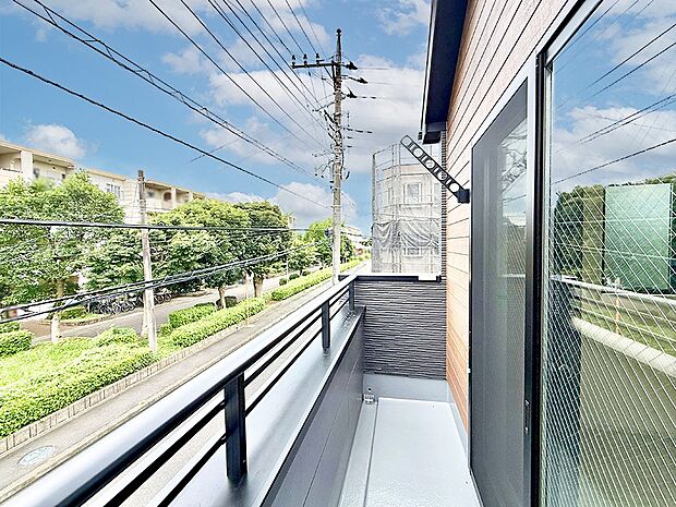 3号棟  ■ 季節の移ろいを感じられる開放的な空間です