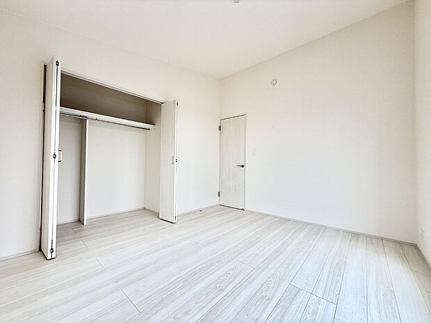 5号棟 ■窓の配置や通気性の良い設計で部屋の空気がこもらず、常に新鮮な空気が流れます