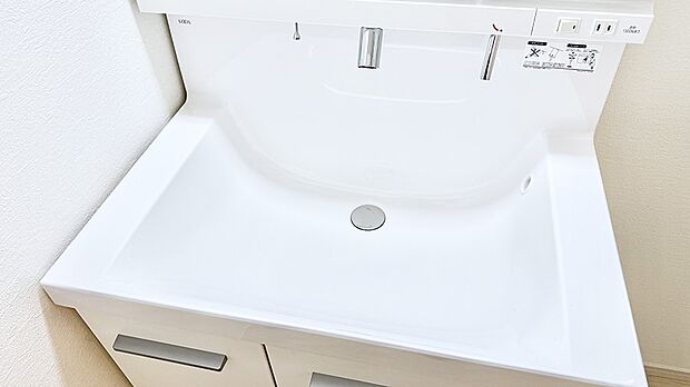 ■手洗いや顔を洗う時も快適に使える便利なシャワー