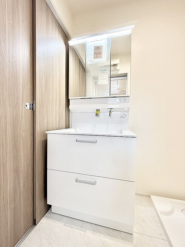 1号棟 ■朝の準備がスムーズにできる広さです
