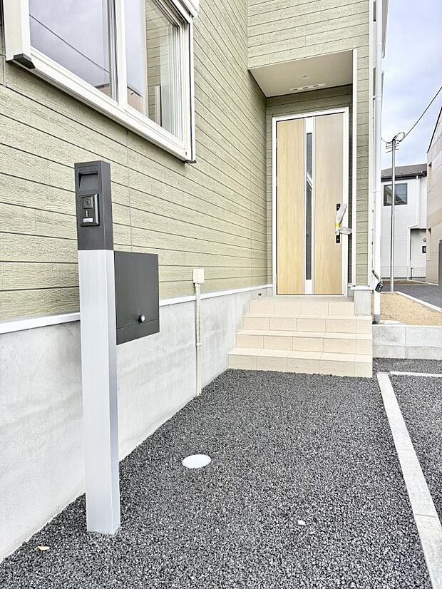 1号棟 ■ 心地よい暮らしへとつながる、温かい玄関