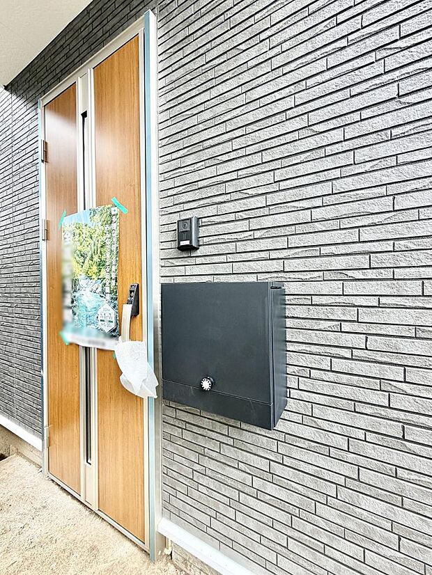 1号棟 ■ シンプルで美しく、住まいの第一印象を彩る玄関です