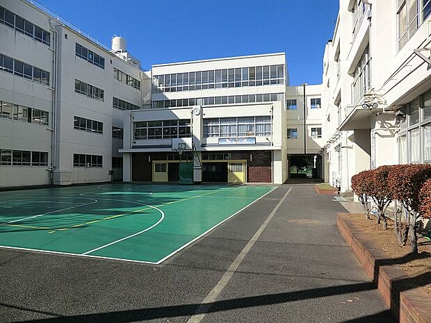 中学校 1270m 横浜市立日吉台西中学校