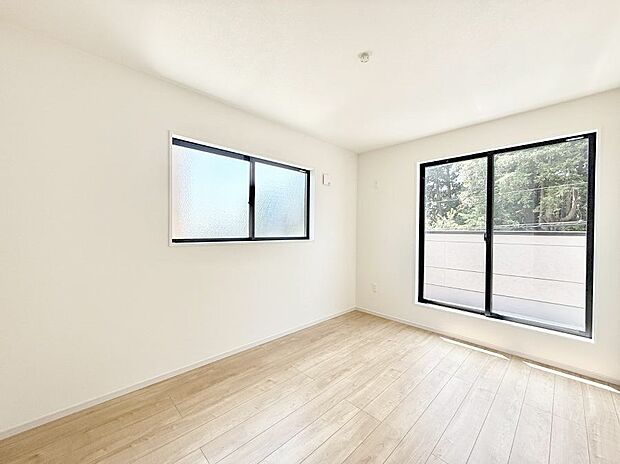 1号棟 ■落ち着いた色合いのお部屋で穏やかな時間を楽しめます