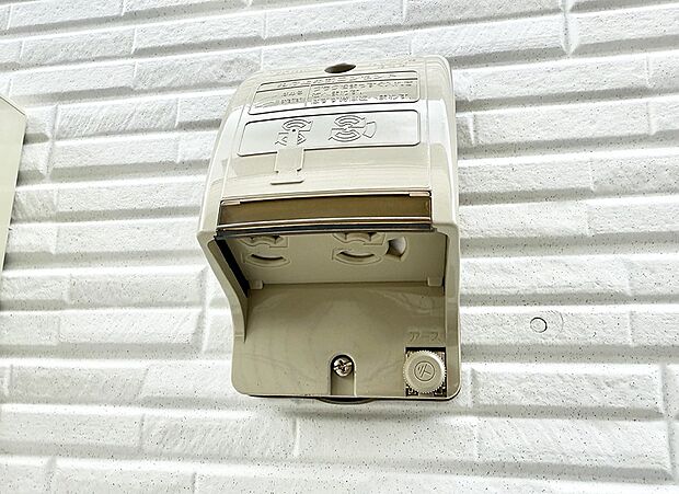 ■屋外に電源コンセントがあれば、高圧洗浄機で窓や外壁を掃除するなど便利です。