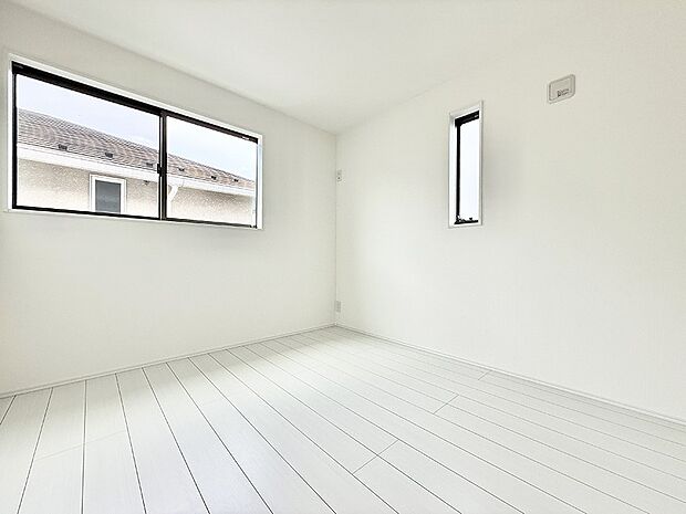1号棟 ■落ち着いた色合いのお部屋で穏やかな時間を楽しめます