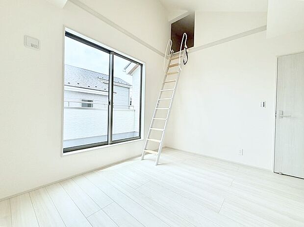 2号棟 ■読書や趣味リモートワークなどさまざまな用途に対応できる柔軟さがあります