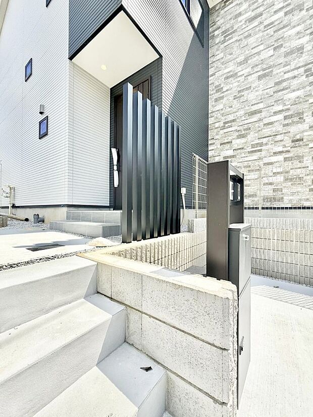 1号棟  ■ シンプルで美しく、住まいの第一印象を彩る玄関です