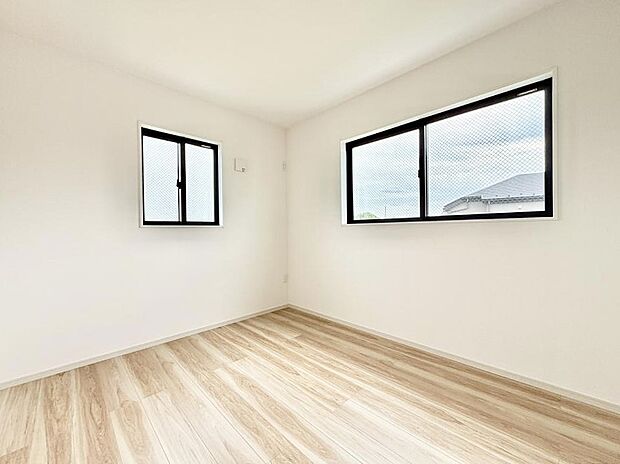 1号棟 ■落ち着いた色合いのお部屋で穏やかな時間を楽しめます