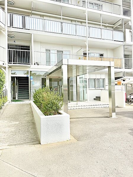 ■管理の行き届いたエントランスで安心して暮らせる環境です