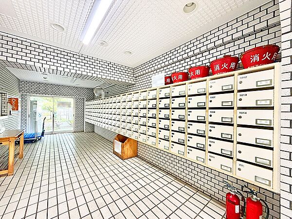 ■マンションのメールコーナーはきれいにされています。