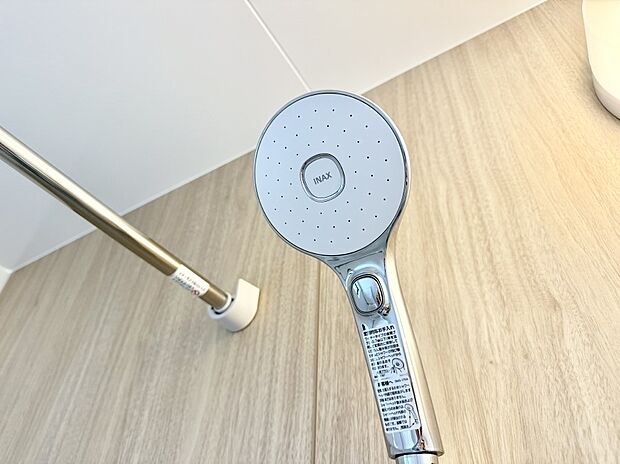 ■手元で簡単に止水できるため、水の無駄遣いを減らすことができます。