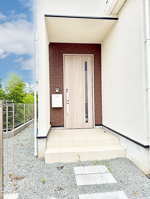 4号棟  ■ 心地よい暮らしへとつながる、温かい玄関