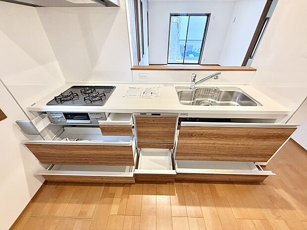 4号棟 ■シンプルで機能的、毎日使いやすいキッチン