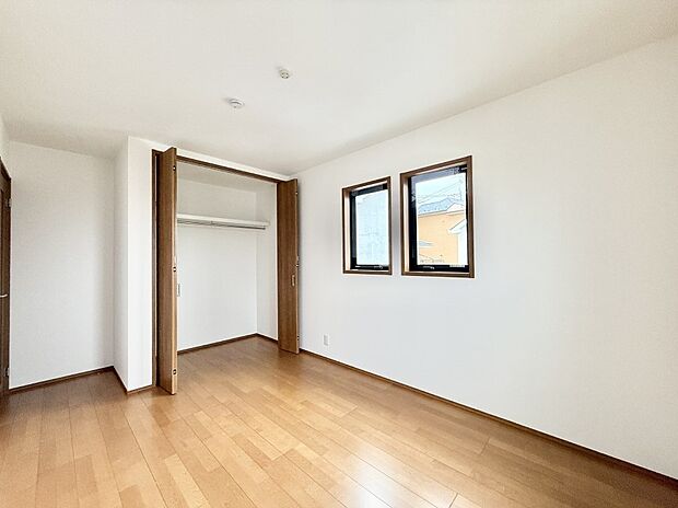 4号棟  ■落ち着いた色合いのお部屋で穏やかな時間を楽しめます