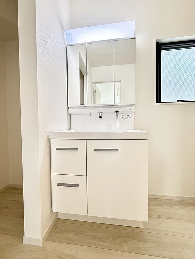 1号棟 ■朝の準備がスムーズにできる広さです