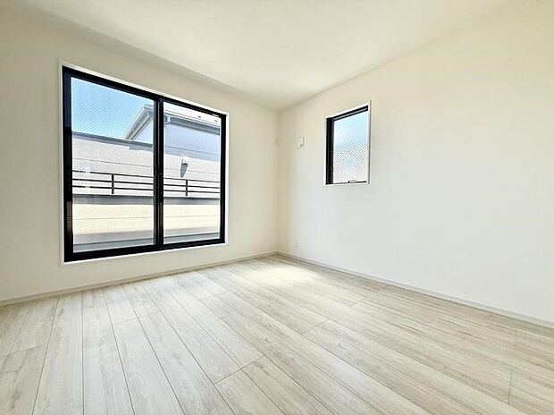 1号棟 ■落ち着いた色合いのお部屋で穏やかな時間を楽しめます