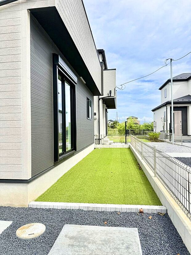 1号棟  ■暮らしに潤いを与える、緑が取り入れられた住まいです