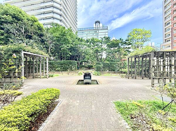 ■暮らしに潤いを与える、緑が取り入れられた住まいです