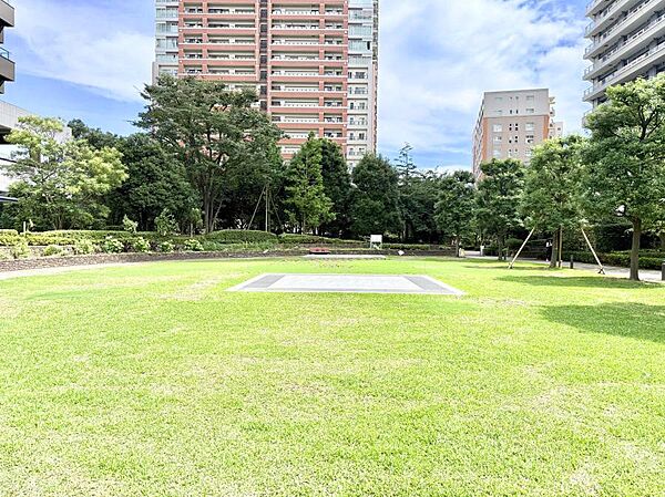 ■暮らしに潤いを与える、緑が取り入れられた住まいです