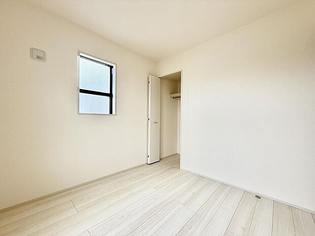 1号棟  ■落ち着いた色合いのお部屋で穏やかな時間を楽しめます