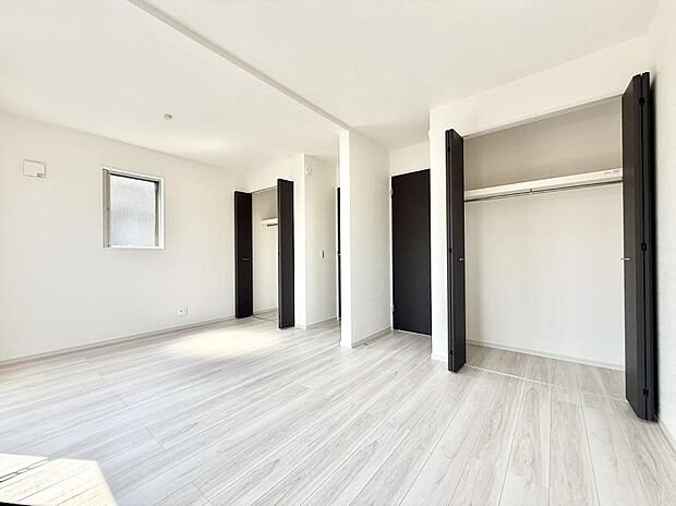 1号棟 ■落ち着いた色合いのお部屋で穏やかな時間を楽しめます