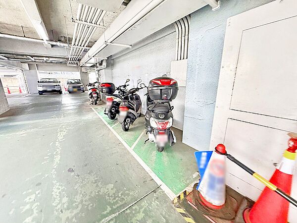 ■敷地内にバイク置き場を完備しております