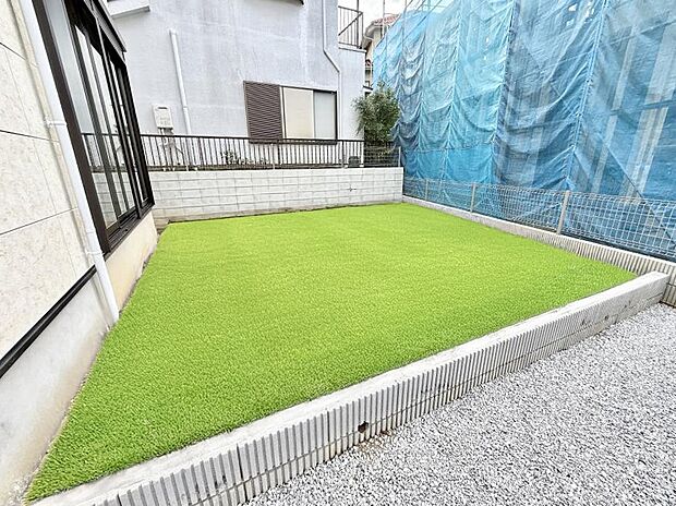 1号棟 ■心にゆとりをもたらす、自然を感じられる住環境が魅力です(芝生はイメージです)
