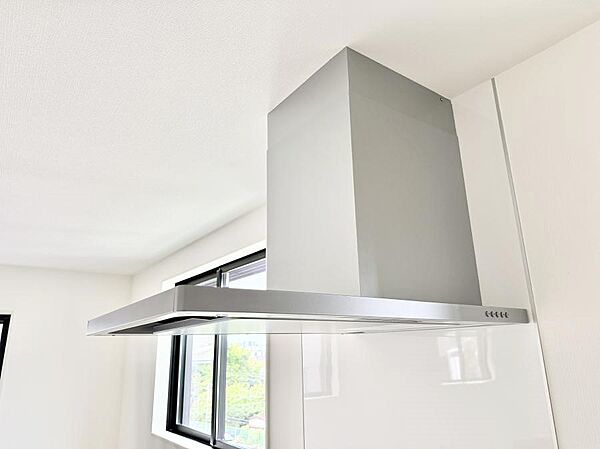 ■調理時の蒸気や匂いが換気扇に誘導され、効率的に排煙ができます。