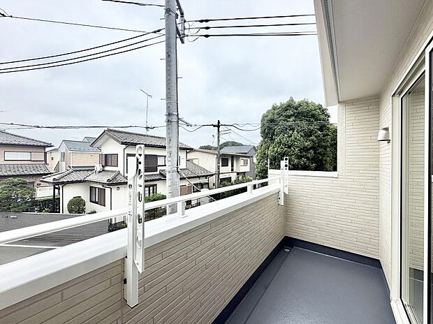4号棟 ■ 季節の移ろいを感じられる開放的な空間です