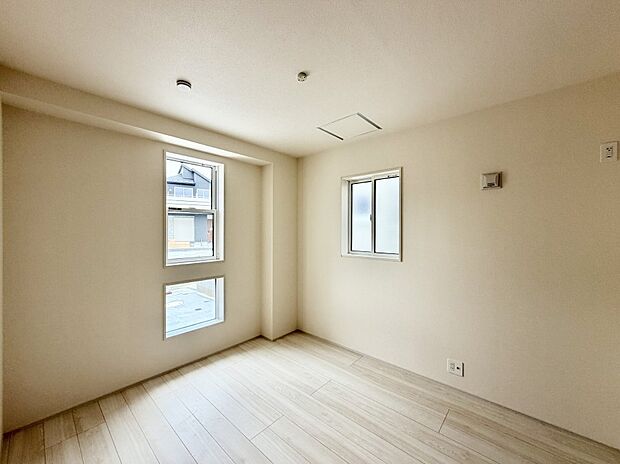 18号棟 ■落ち着いた色合いのお部屋で穏やかな時間を楽しめます