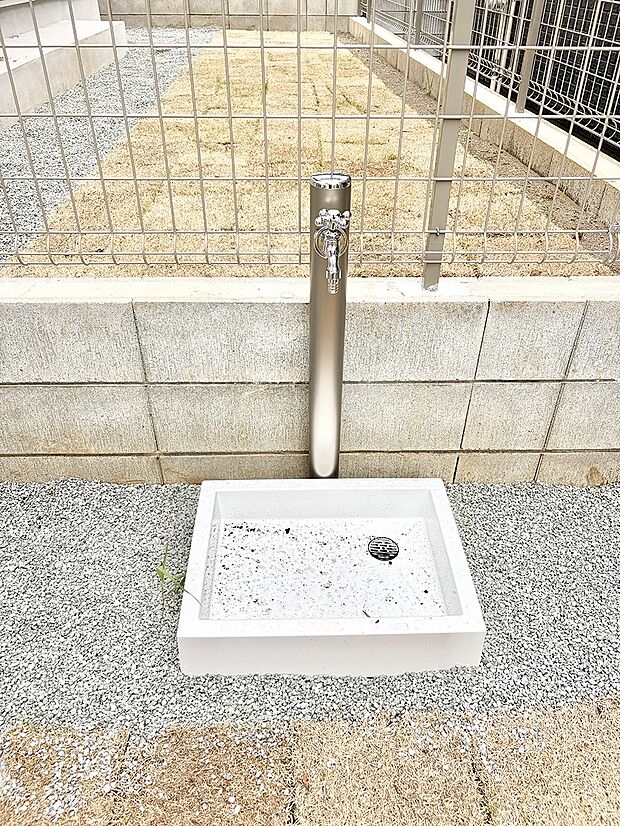 18号棟 ■ガーデニングや洗車などの際に大活躍な屋外立水栓